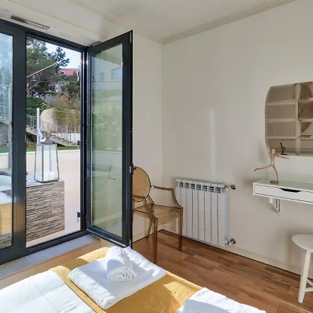 Central Terrace House And * Lissabon
